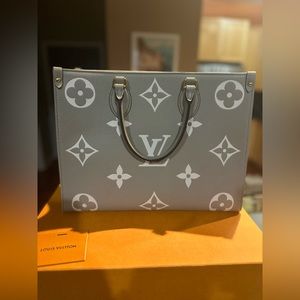 Louis Vuitton On-the-go MM